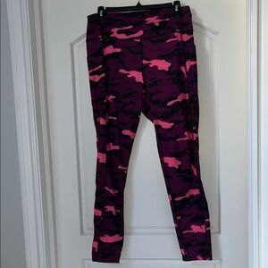 Pink Camo Women’s Leggings
